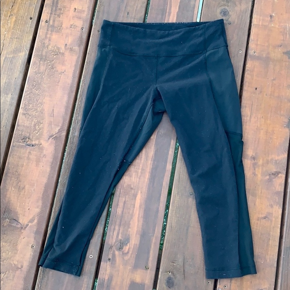 Lululemon mesh crop size 6 !